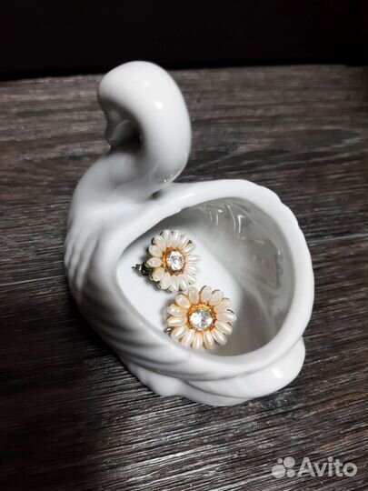 Статуэтка - вазочка 