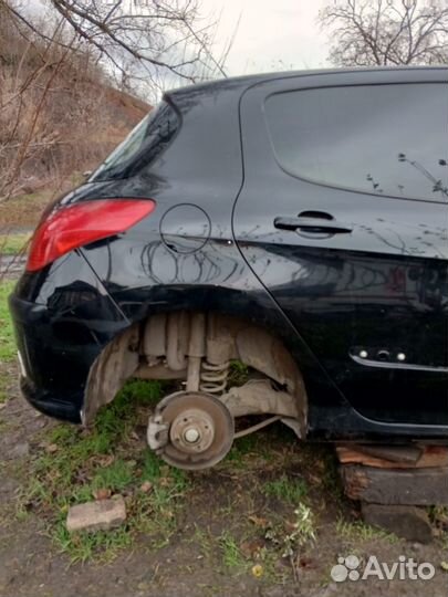 Крыло заднее правое Peugeot 308 2008 1.6л