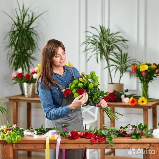 Продавец в цветочный магазин