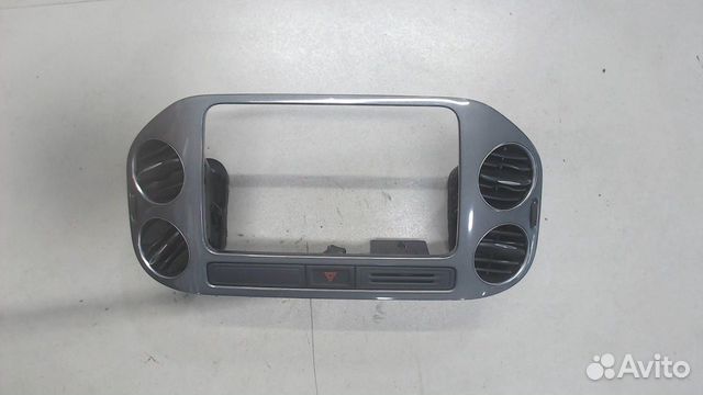 Рамка под магнитолу Volkswagen Tiguan, 2012