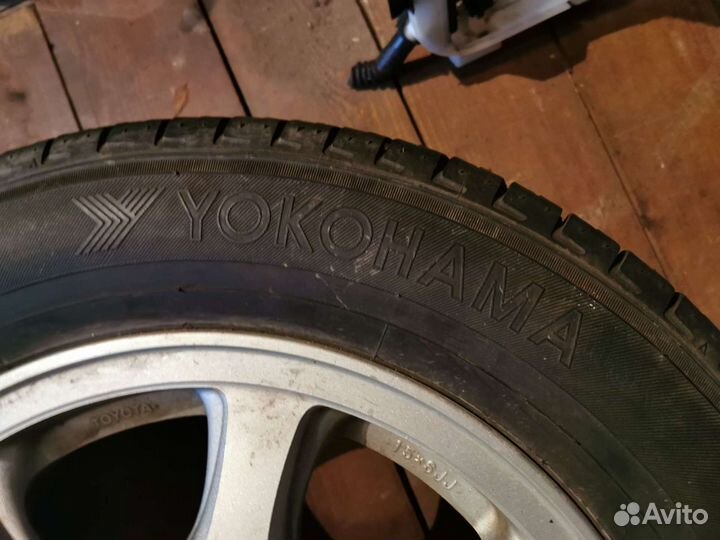 R15 Yokohama BluEarth Ecos ES31 205/60, PCD 5x114.3 DIA 60.1