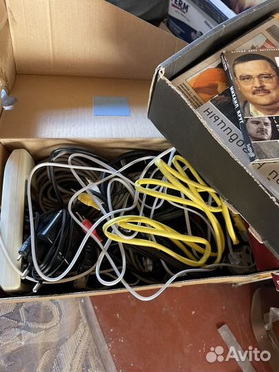 Видеомагнитофон и кассеты