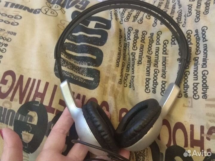 Проводные наушники coss ur 10