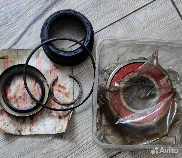 Комплект подшипника ступицы колеса QH QWB694 Toyot