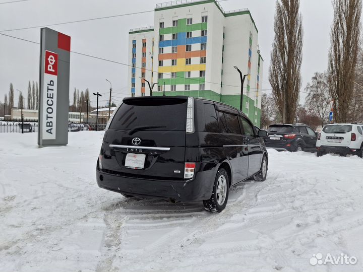 Toyota Isis 1.8 CVT, 2011, 212 200 км