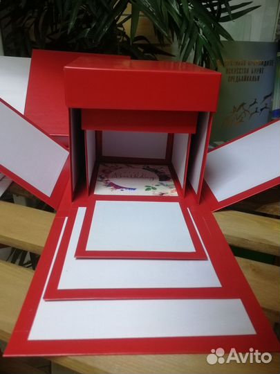 Коробка подарочная раскрывающаяся