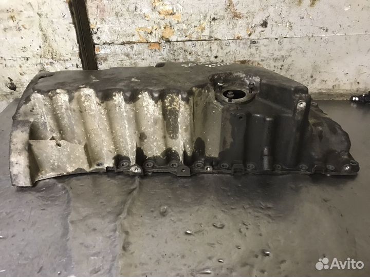 Поддон картера B6304T B6324T Volvo R6