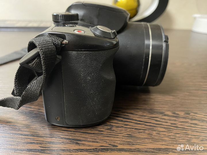 Зеркальный фотоаппарат Samsung WB2100