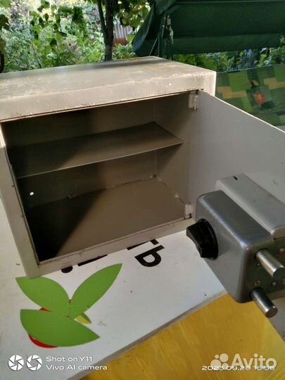 Сейф металлический компактный