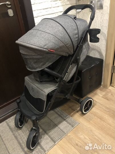 Прогулочная коляска детская складная