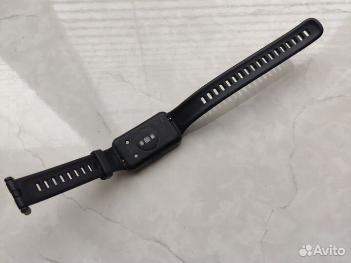 Фитнес часы: Huawei band 6