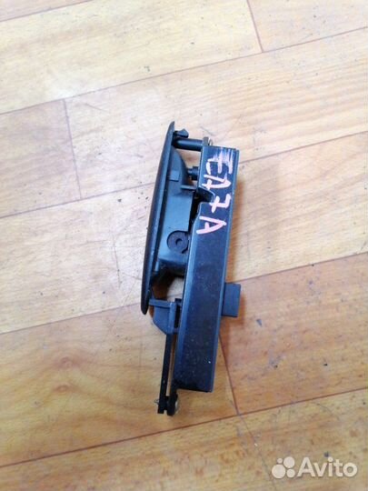 Кнопка стеклоподъемника задняя правая Mitsubishi