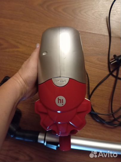 Пылесос вертикальный новый