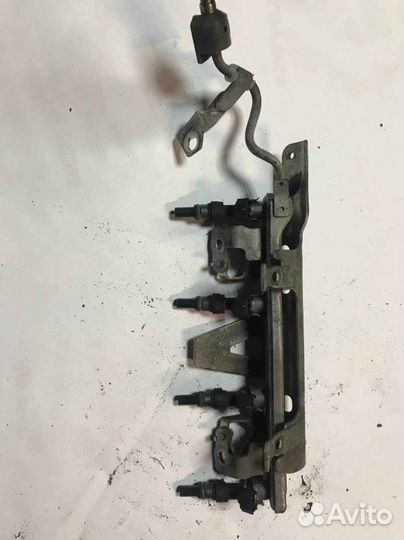 Рейка топливная Nissan Note