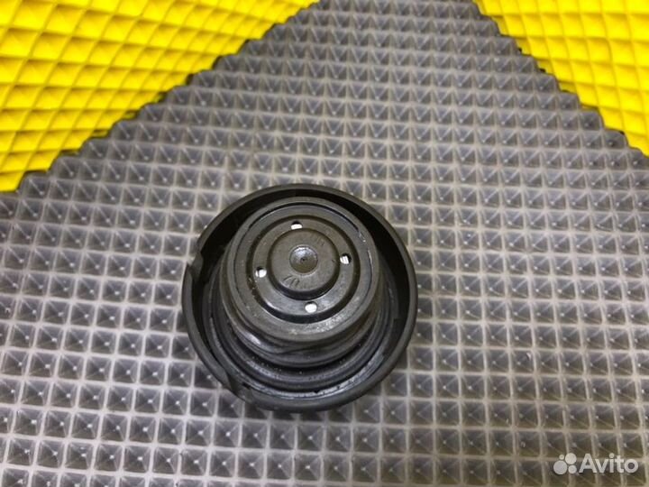 Крышка бака Audi A6 C5 avant 2.5TDI AKE 2000