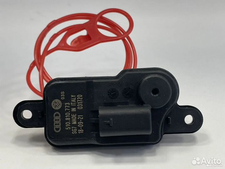 VAG 510810773 510810773A привод лючка бензобака