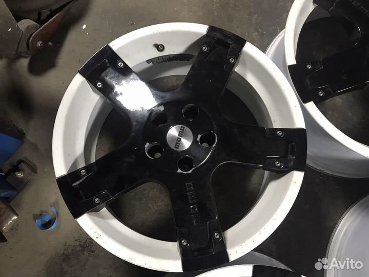 Литые диски momo. R18