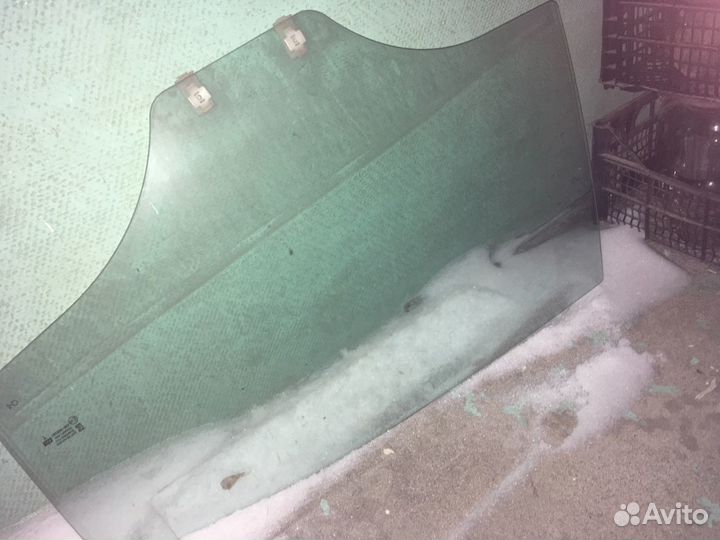 Стекло двери Kia rio 3