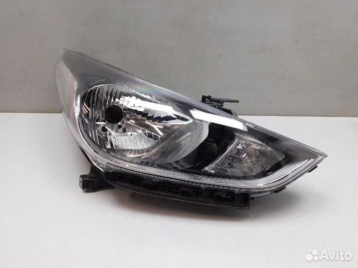 Фара правая Hyundai Solaris