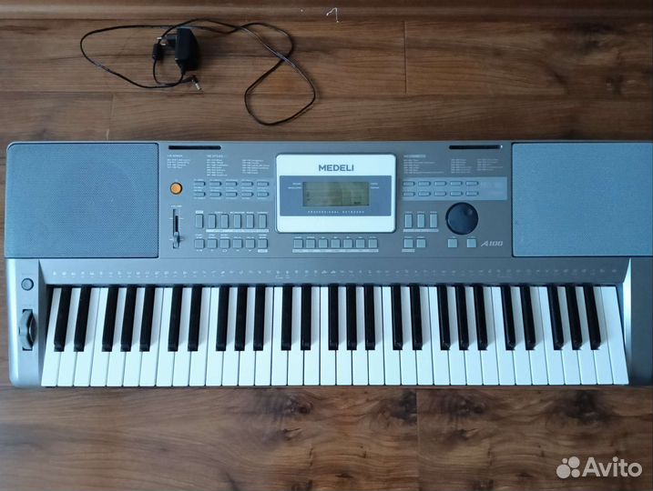 Синтезатор medeli a100
