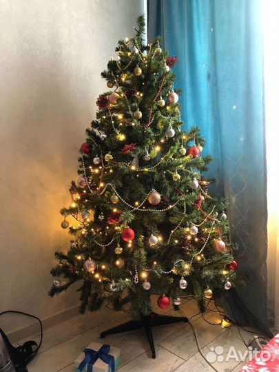 Елка искусственная с игрушками 180 см