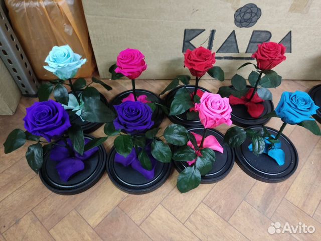 Вечная роза в колбе