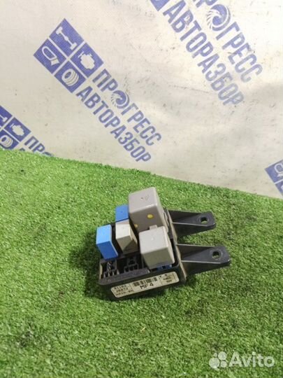 Блок реле Hyundai Tucson хэтчбек 2.0 D4EA 2005