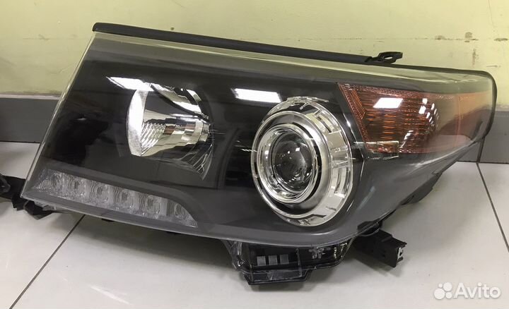 Фара Toyota Land Cruiser 200 2007-2015