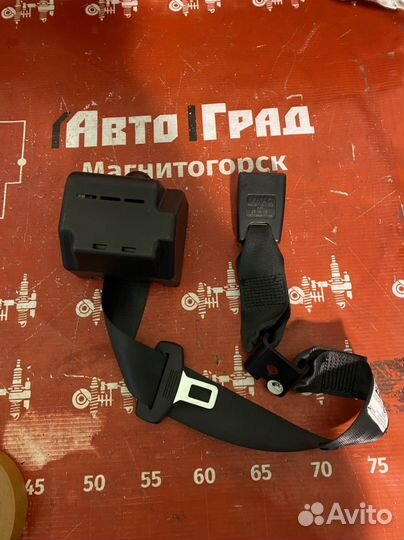 Volkswagen Polo Ремень безопасности задн. центр