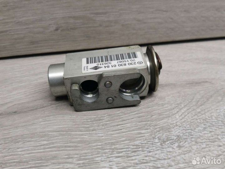 Клапан кондиционера Mercedes C W204
