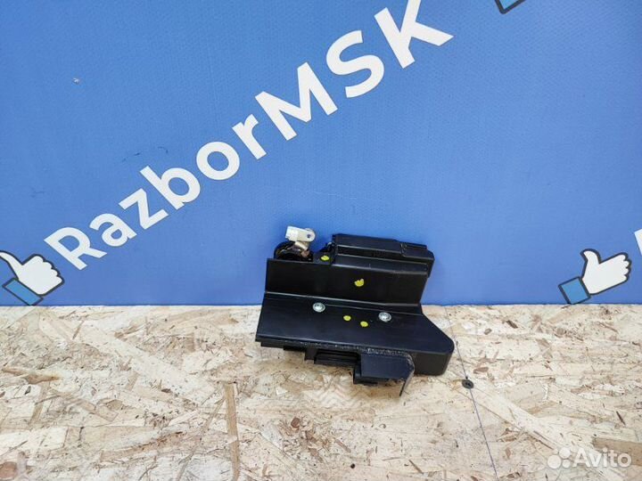 Замок двери задний правый Renault Duster 2