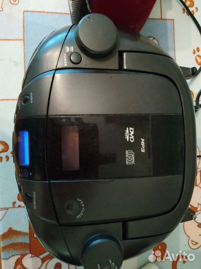 Бумбокс hyundai и магнитофон