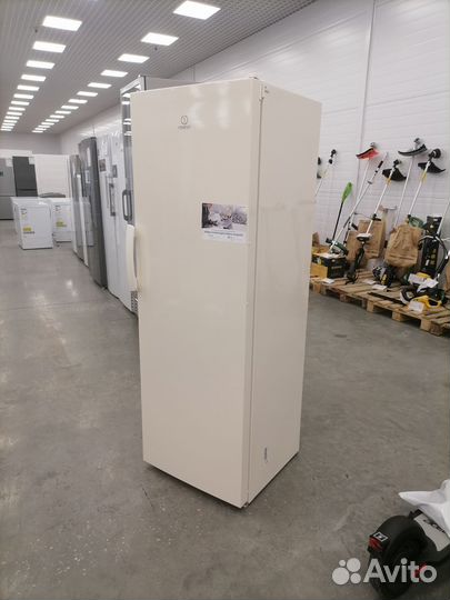 Морозильная камера новая no frost Indesit бежевая