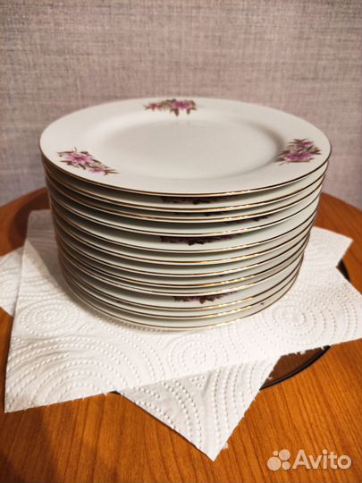 Тарелки десертные новые 12 штук Япония
