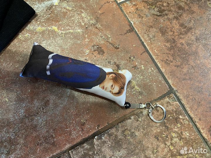 Брелок stray kids феликс