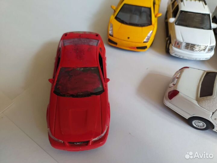Коллекционные модели автомобилей пакетом