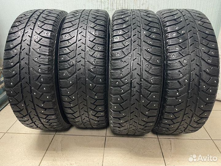 Bridgestone Ice Cruiser 7000 215/60 R17