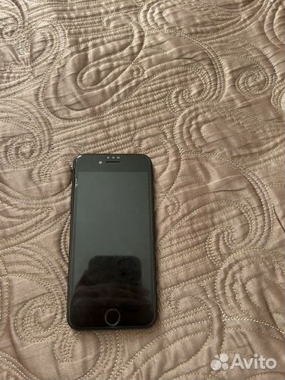 Продам iPhone 7