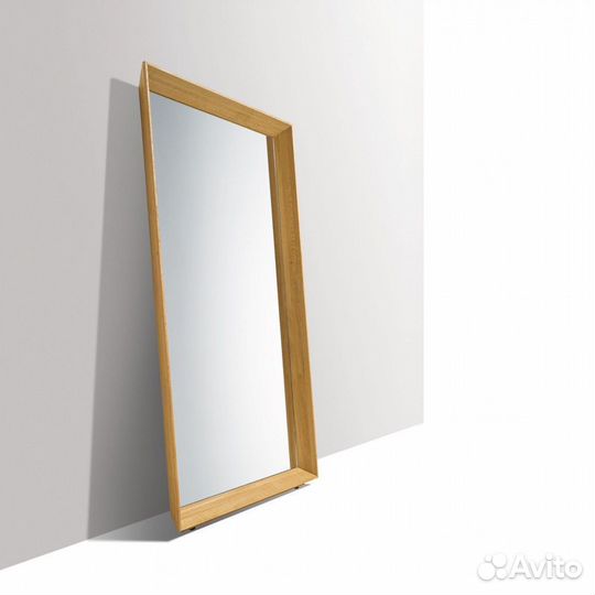 Дизайнерское зеркало в прихожую