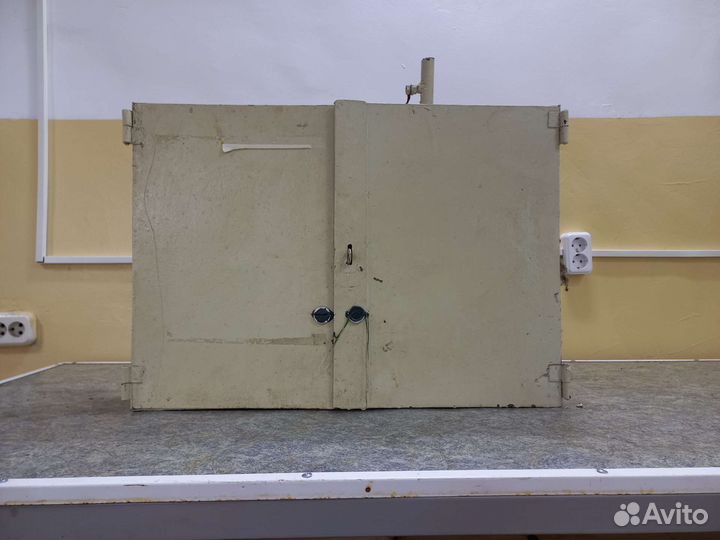 Сейф ключница настенный бу