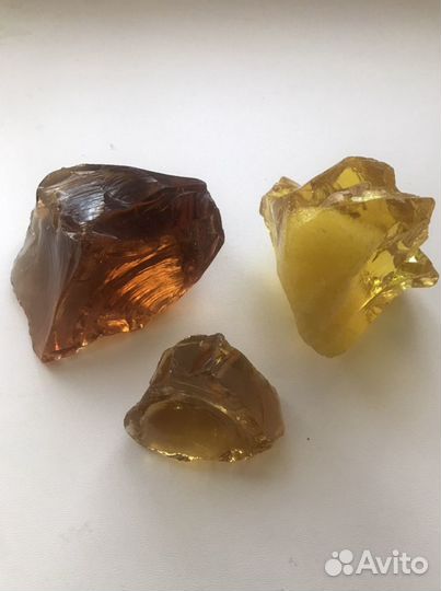 Декоративные камни из стекла