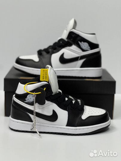 Кроссовки Nike Air Jordan 1