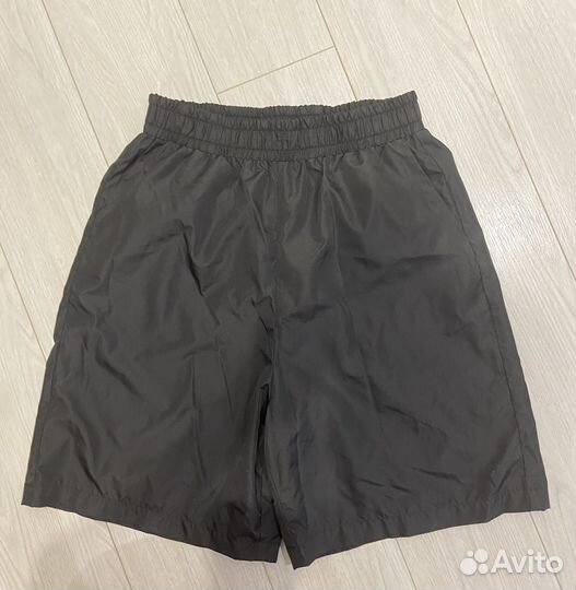 Шорты черные и белые