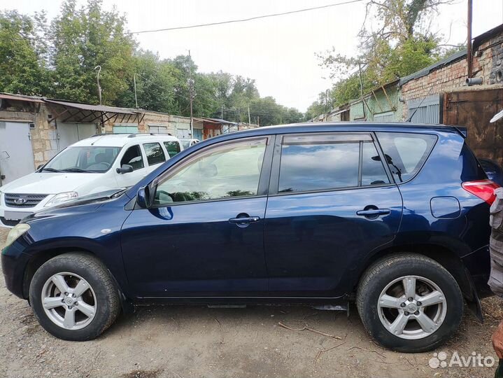 Toyota RAV4 2.0 AT, 2006, 235 967 км