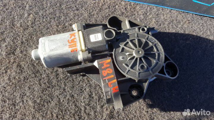 Мотор стеклоподъемника левый Ford Focus 2 1.8 qqdb