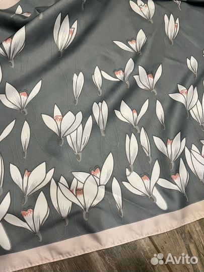 Шелковый платок Valentino серый новый