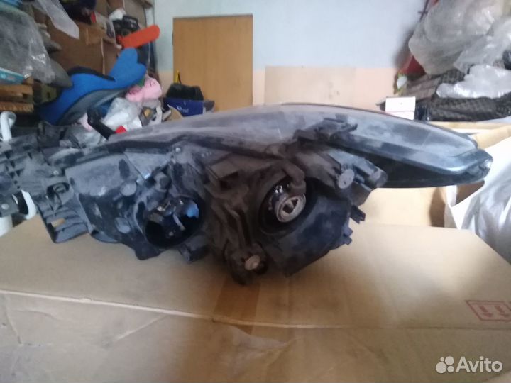 Фара правая mazda 6 2013 года. Разбито стекло