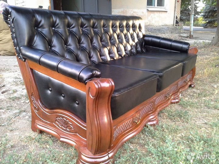 Перетяжка и замена обивки антикварной мебели