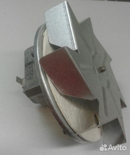 Двигатель обдува дух. шкафа 35W 220/240V