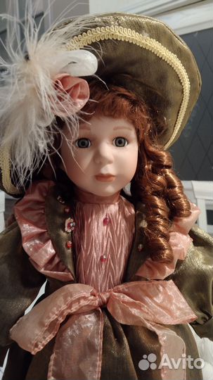 Кукла фарфоровая коллекционная